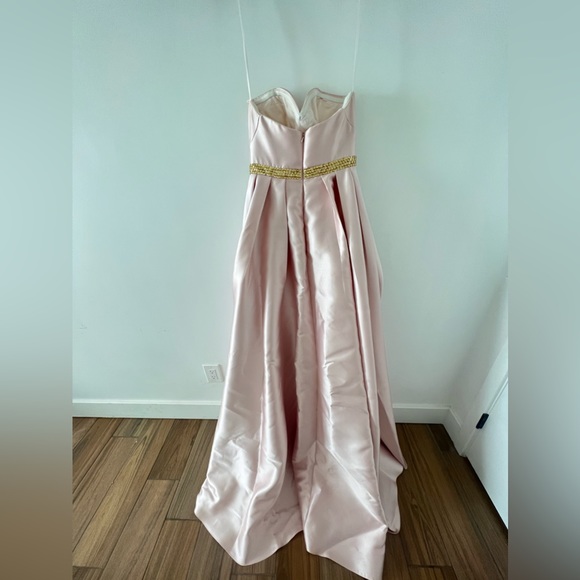 Gorgeous formal gown dress - Picture 6 of 6